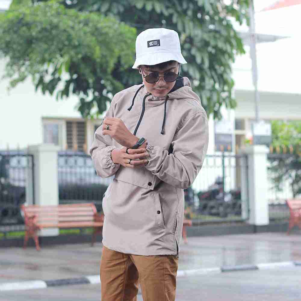 Jaket Pria Cream Wind Breaker We-Wolv MV 165