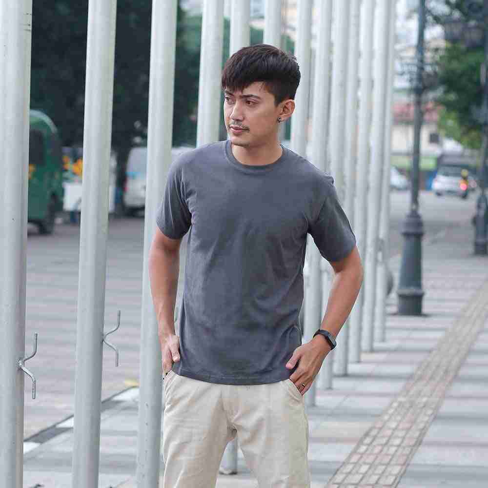 Kaos Polos Pria Mavvis VS 126