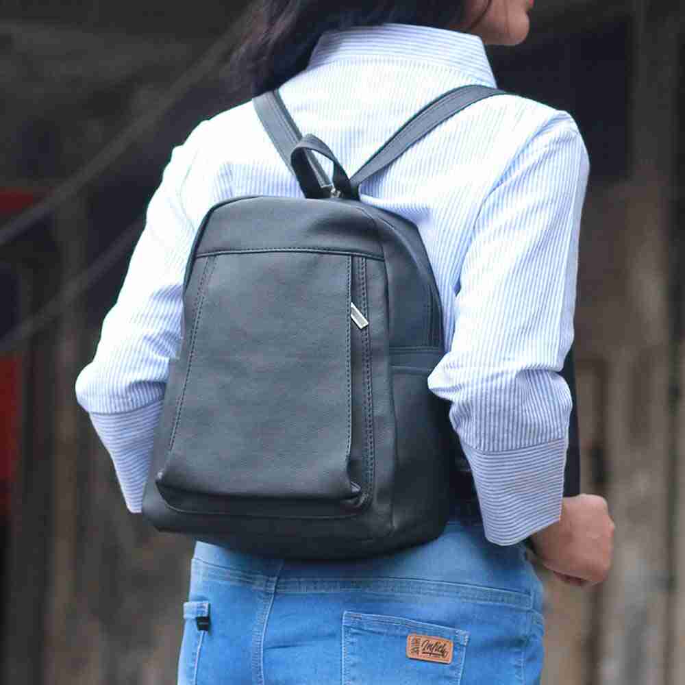 Tas Wanita Marsha Black LP 220